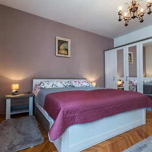 apartment-drago-2br.hotelinzadar.com/
