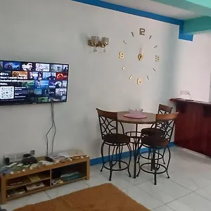 Apartment Cozy Vacation Retreat With Free Parking